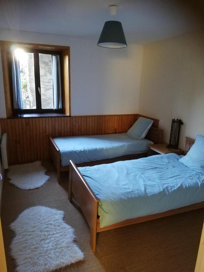 Gite Les Chaumeix Prondines Esterno foto