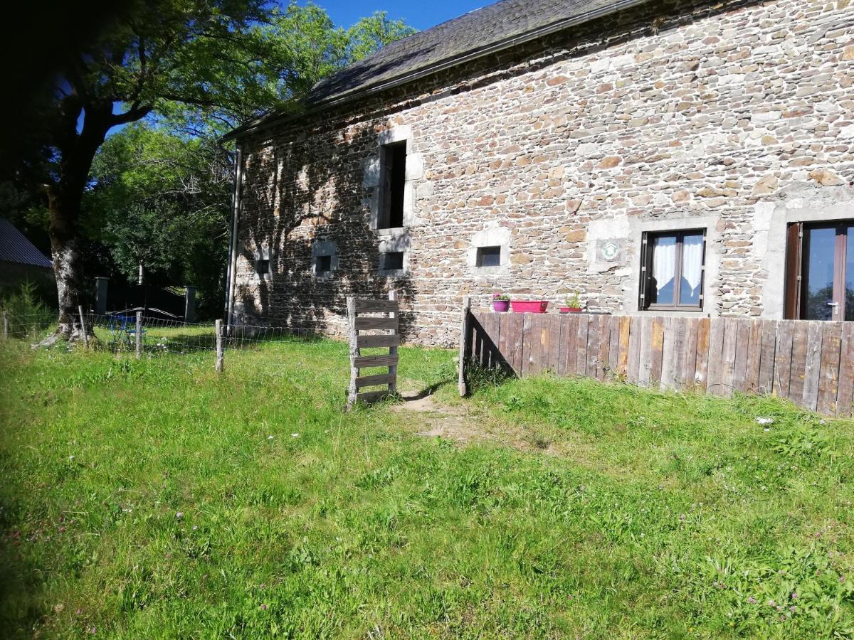 Gite Les Chaumeix Prondines Esterno foto