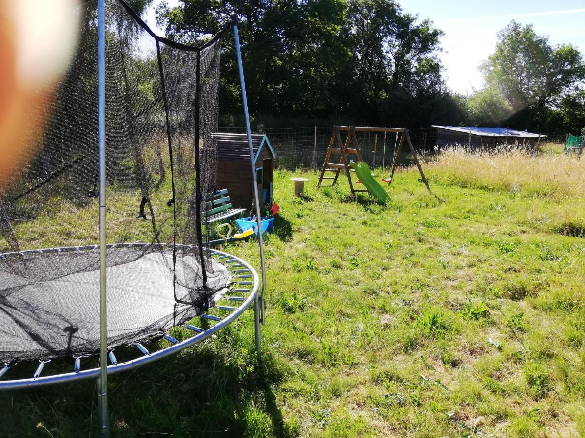 Gite Les Chaumeix Prondines Esterno foto
