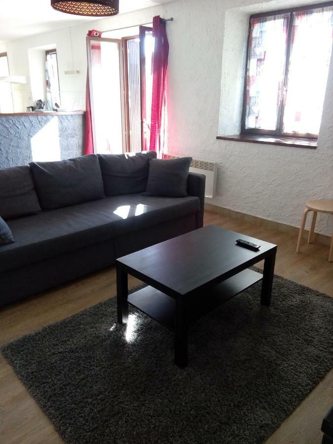 Gite Les Chaumeix Prondines Esterno foto